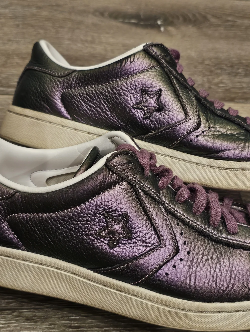 CONVERSE Leather Dark Metallic Purple Star Accent Sneakers SZ 9.5 shoes